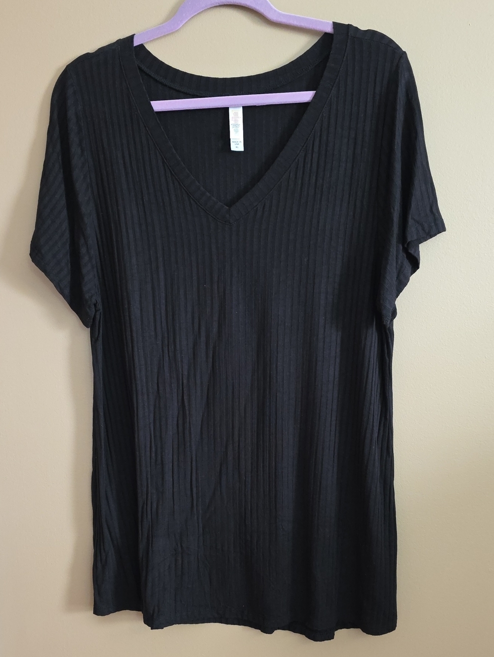 Black V-Neck Ribbed Short Sleeve Top - Women XL